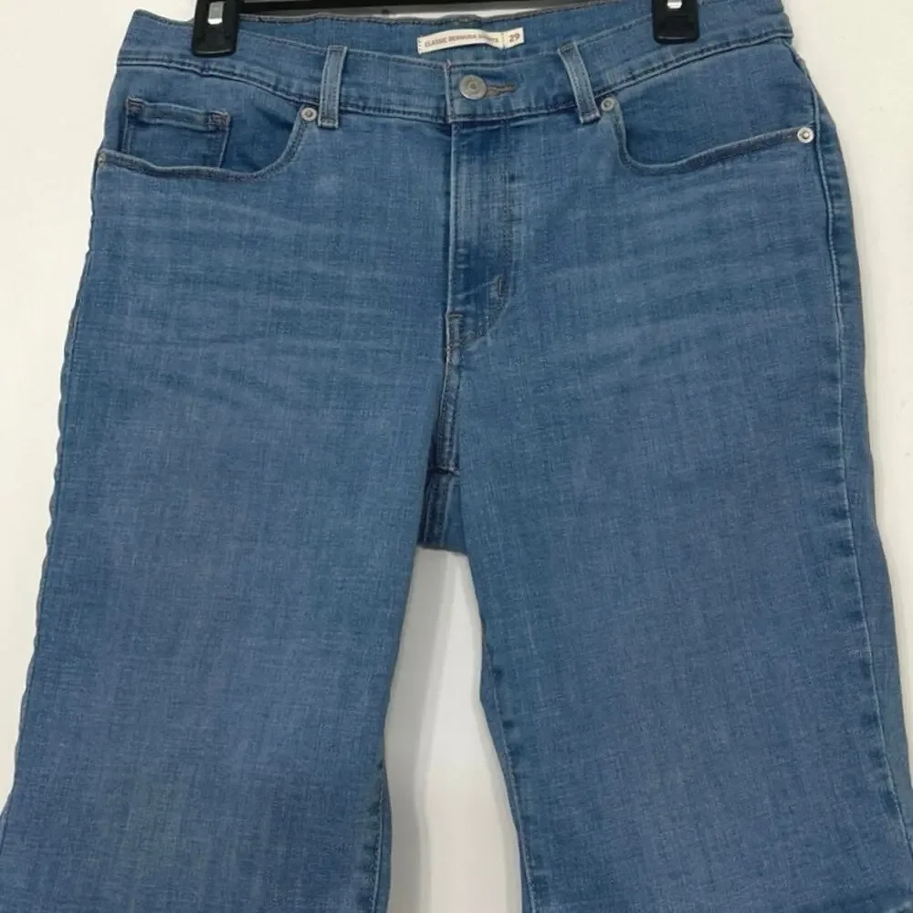 Levi’s Classic Bermuda Shorts Size 29 Light Wash Stretch Denim Mid Rise